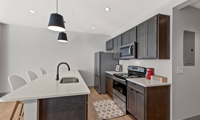 Martin Luther King Condo | 175 LEX - Two Bedroom Condo, Walkable Downtown!