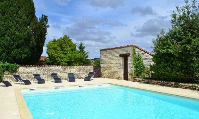 Lignieres-Sonneville Cottage | 175 m² Cabin ∙ 3 bedrooms ∙ 11 guests