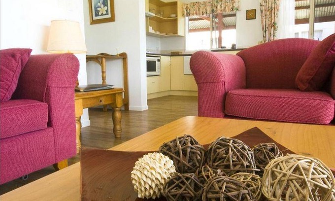Burnt Pine Resort | 175 m² Resort ∙ 8 guests