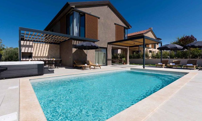 Kadumi Villa | 175 m² Villa ∙ 3 bedrooms ∙ 6 guests