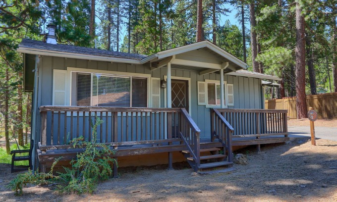 North Wawona Cabin | (17C) New Beginnings at The Redwoods In Yosemite