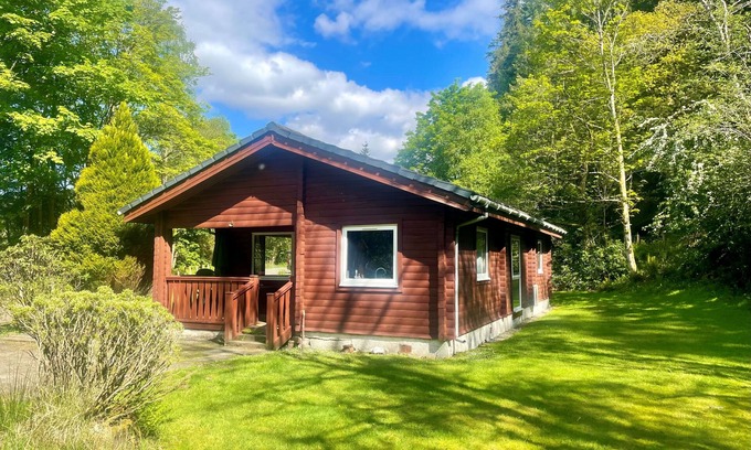 Rashfield Cottage | 18 Lamont Lodges - a lodge that sleeps 6 guests in 3 bedrooms
