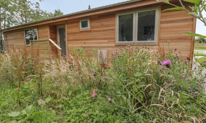 Dobwalls Cottage | 18 MEADOW RETREAT, family friendly, with a garden in Dobwalls