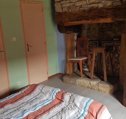 Merlevenez House | 18 st sauveur