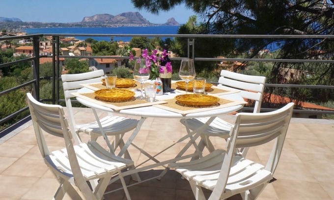 Torre Colonna-sperone Villa | 180 m² Villa ∙ 4 bedrooms ∙ 12 guests
