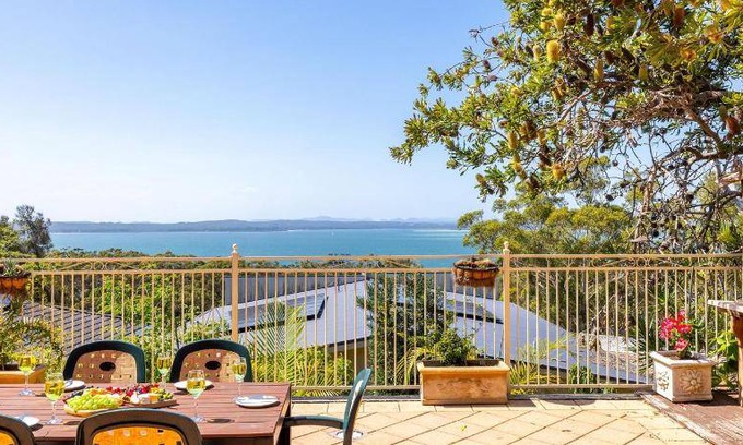 Nelson Bay House | 180 m² House ∙ 3 bedrooms ∙ 6 guests