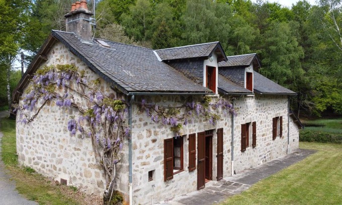 Lignareix House | 180 m² Gîte ∙ 4 bedrooms ∙ 8 guests