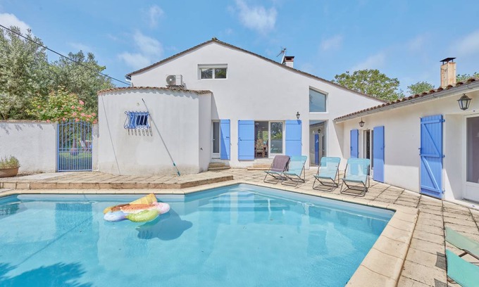 Monfaucon House | 180 m² House ∙ 4 bedrooms ∙ 10 guests