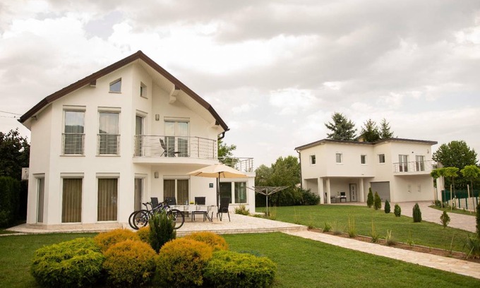 Ilidza House | 180 m² House ∙ 4 bedrooms ∙ 7 guests