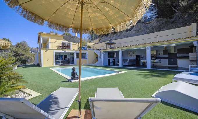 Nice Villa | 180 m² Villa ∙ 4 bedrooms ∙ 8 guests