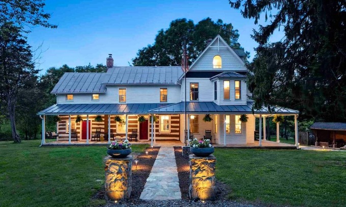 Millville House | 1805 Farmhouse with Heated Pool in Harpers Ferry