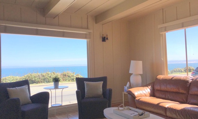 Pacific Grove House | 180º ocean views in a central location 2bd+den, 2baths
