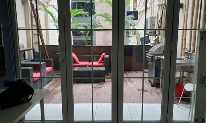 Sheung Wan Apartment | 185 Entire flat with 1 bedroom w. walk.out Terrace