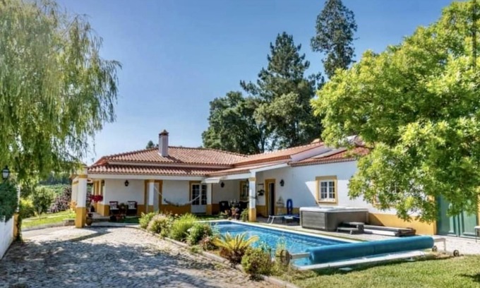 Alcobaca House | 185 m² House ∙ 4 bedrooms ∙ 8 guests