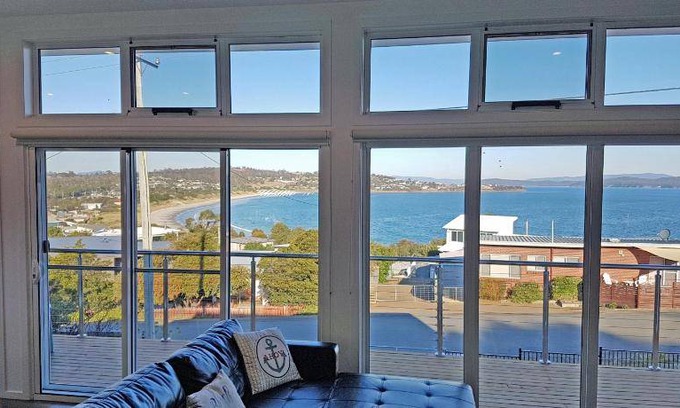 Primrose Sands House | 186 m² House ∙ 4 bedrooms ∙ 11 guests