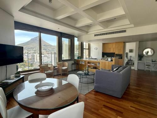 Cape Town City Centre Apartment | #1903 Cartwright - Two Bedroom Mountain Views