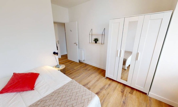 Asnieres-sur-Seine Resort | 193 m² Private room ∙ 1 bedroom ∙ 1 guest