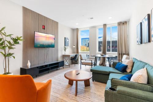 Northern Liberties Apartment | 1BD Sleeps 4 with Views - Near Fish Town and Old City
