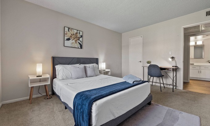 Mesa Apartment | 1BR/Pool/Gym/1 Mi To Banner Hospital
