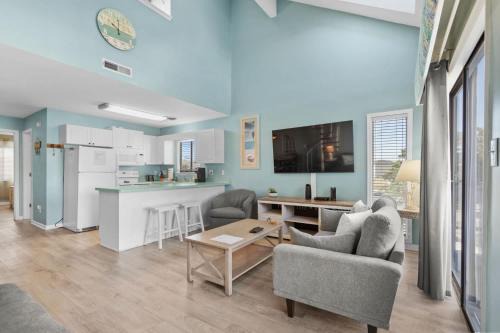 Surfside Beach House | 1J Golf Colony Resort in Family Friendly Surfside