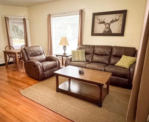Oneonta Apartment | 1st Base Apt 1 All Star Baseball Rentals