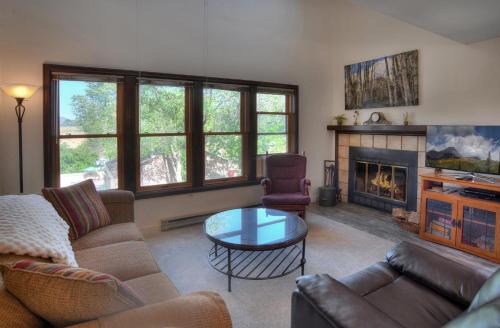 Durango House | 2 2 Ferringway 21