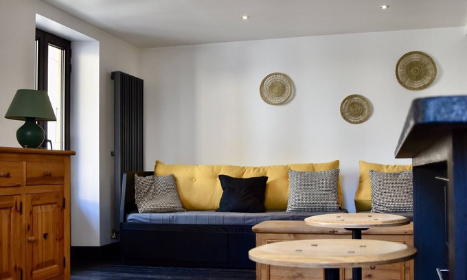 Brides-les-Bains Apartment | 2/4-person apartment, town center, close to spa.