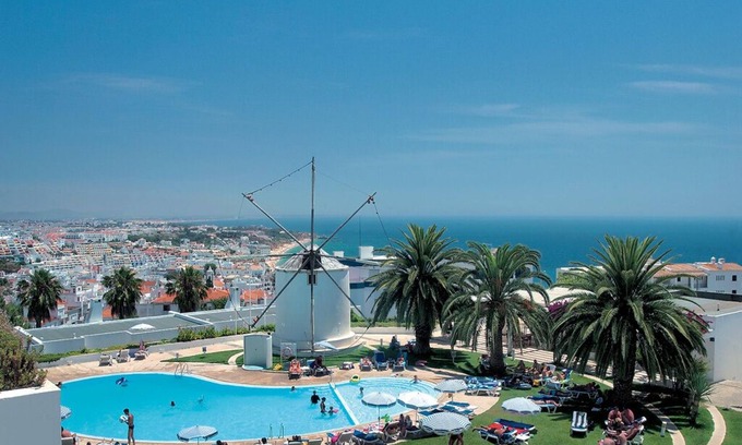 Albufeira Apartment | 2 bed 2 bath ground floor apt with sea views, air con and Wi-Fi