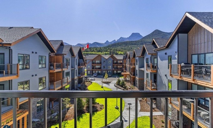 Dead Man's Flats Condo | 2 Bed/2 Bath Sparrowhawk-Top Floor/South Facing