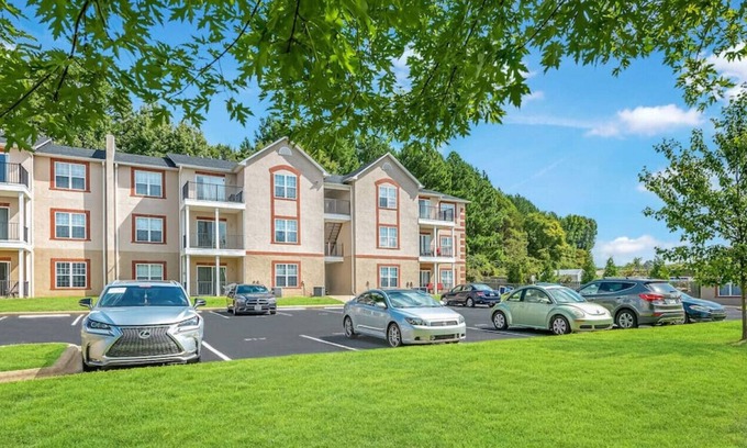 Concord Condo | 2 bed/2 Full Bath+Washer and Dryer and Com Kitchen