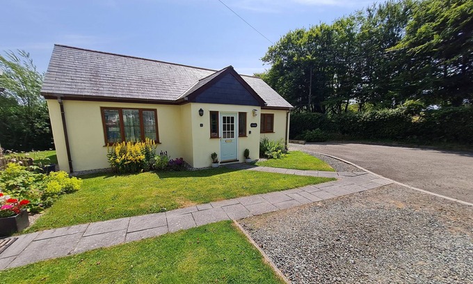 Davidstow Villa | 2-Bed Cottage, Sleeps 5, Pets Ok, Close to Coast