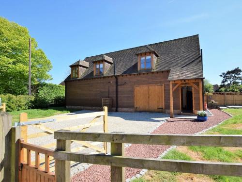 Stuppington House | 2 bed in Petham 55811
