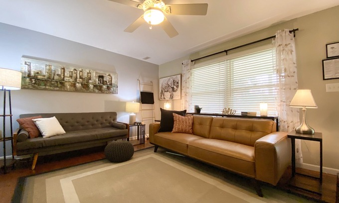 St. Charles House | 2 Bed plus remote work office. Walk to river trail.