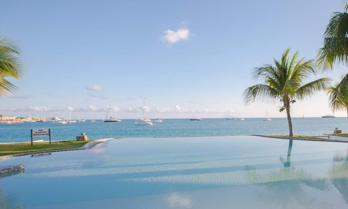 Simpson Bay Condo | 2 bedroom 2.5 Bath Luxury Penthouse on Simpson Bay Beach!