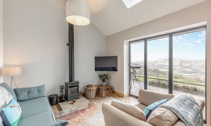 Little Hayfield Cottage | 2 bedroom accommodation in Mellor, near Marple