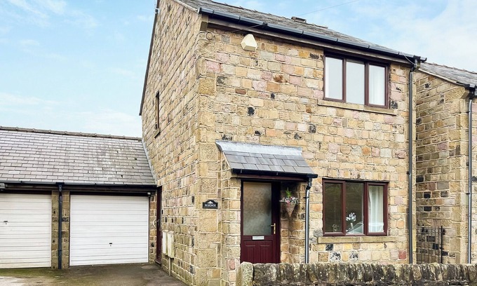 Hollow Meadows Cottage | 2 bedroom accommodation in Dungworth, near Sheffield