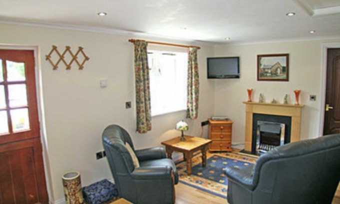 Kentisbury Cabin | 2 bedroom accommodation in Kentisbury Ford