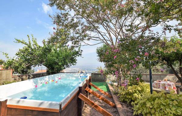 Piazza Roma Apartment | 2 bedroom accommodation in Lettere -NA-