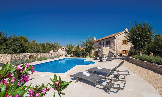 Rasopasno House | 2 bedroom accommodation in Malinska