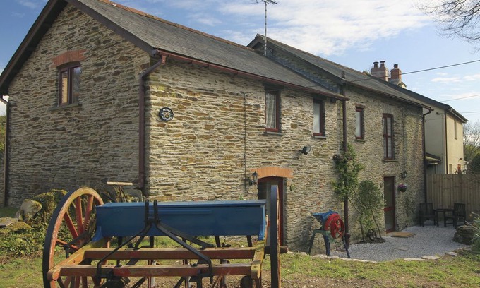 Kentisbury Cabin | 2 bedroom accommodation in Kentisbury Ford, near Barnstaple