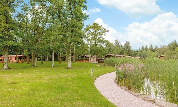 Congleton Ski Chalet | 2 bedroom accommodation in Eaton, Congleton