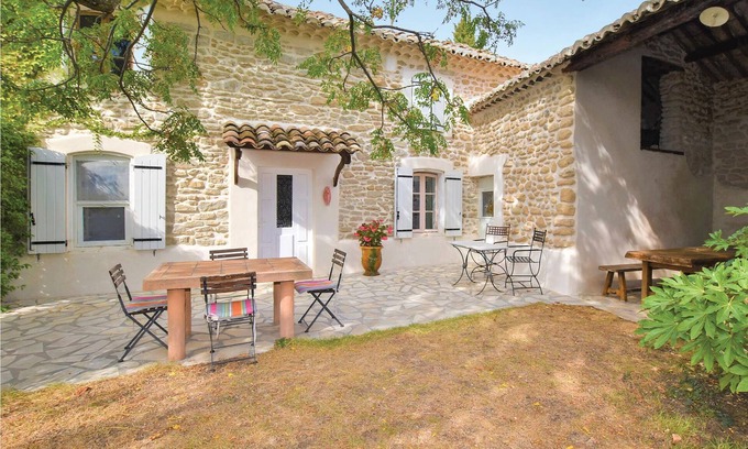 Cairanne House | 2 bedroom accommodation in Cairanne