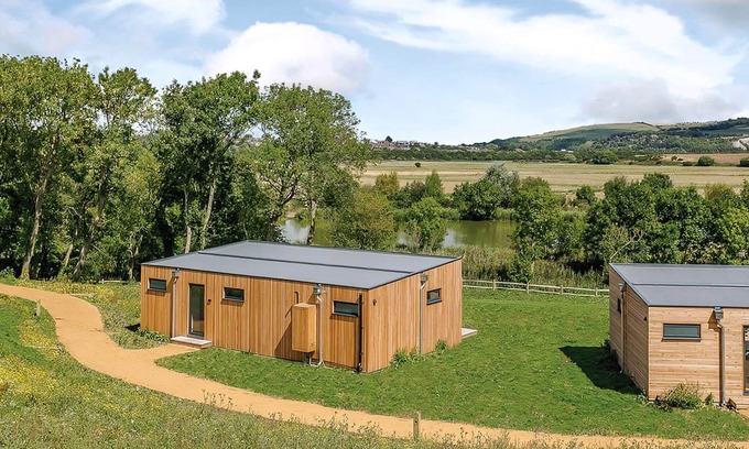 Lewes Ski Chalet | 2 bedroom accommodation in Lewes