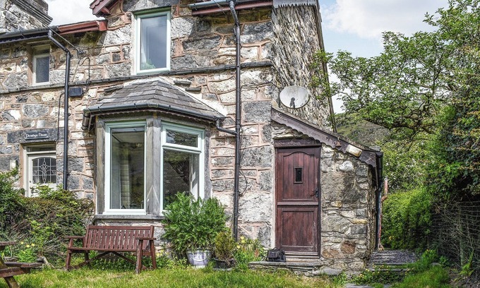 Manod Cottage | 2 bedroom accommodation in Cwm Penmachno, near Betws-y-Coed