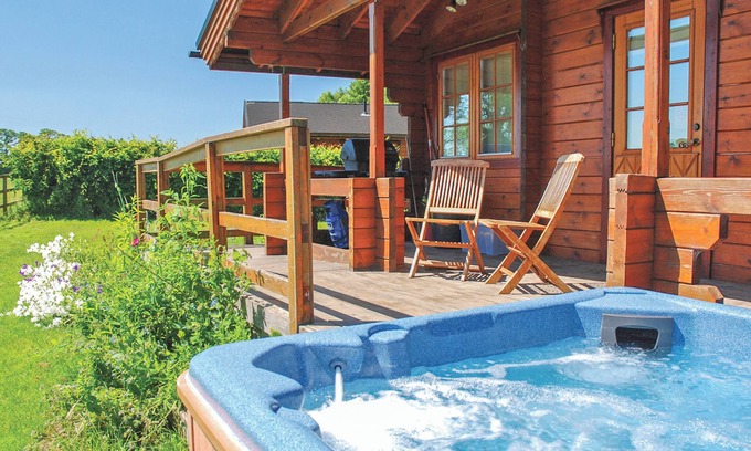 Ryther Ski Chalet | 2 bedroom accommodation in Stillingfleet, York