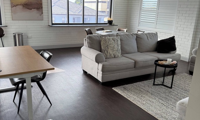 Dubbo Apartment | 2 bedroom Apartment in CBD- great for business trip/family weekend. sleeps 7