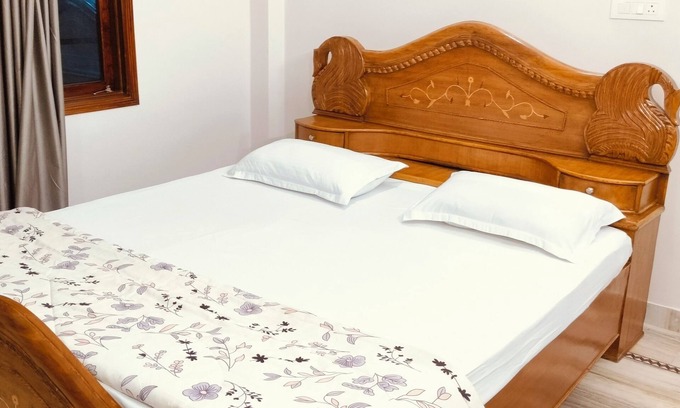 Ranchi Apartment | 2-bedroom apartment in charming Ranchi with AC, WiFi for family and solo visitor