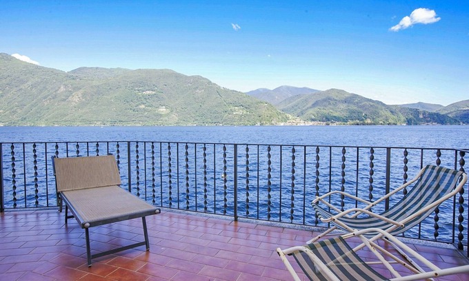 Cannobio Apartment | 2 bedroom apartment in a popular holiday residence with private beach
