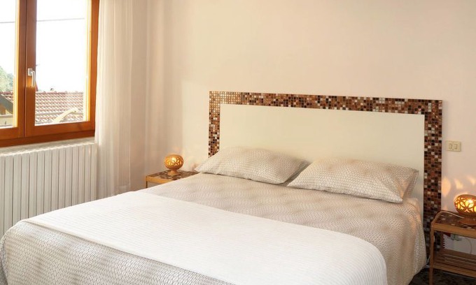 San Carlo Apartment | 2 bedroom Apartment, sleeps 4 in Gravedona with WiFi