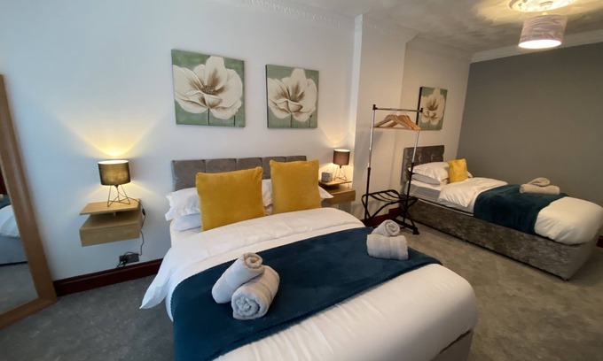 Cwmbrwla Apartment | 2 bedroom Apartment | Wifi | Workspace